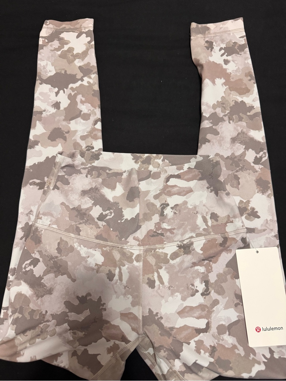 Lululemon aligns leggings size 6 28”